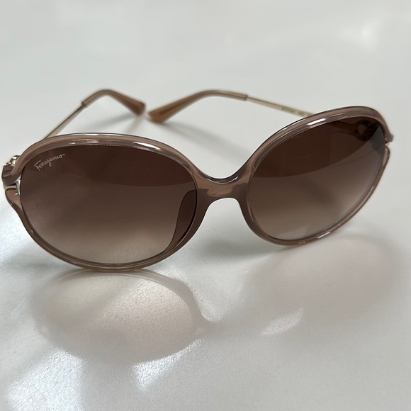 Salvatore Ferragamo Round Sunglasses - Picture 2 of 9